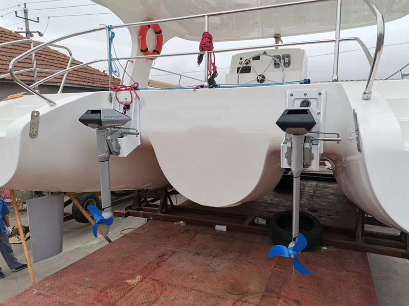 קטמרן שייט Lawada® 10.28 מ' עם מנוע חשמלי: שילוב מושלם של קיימות וחסכוניות